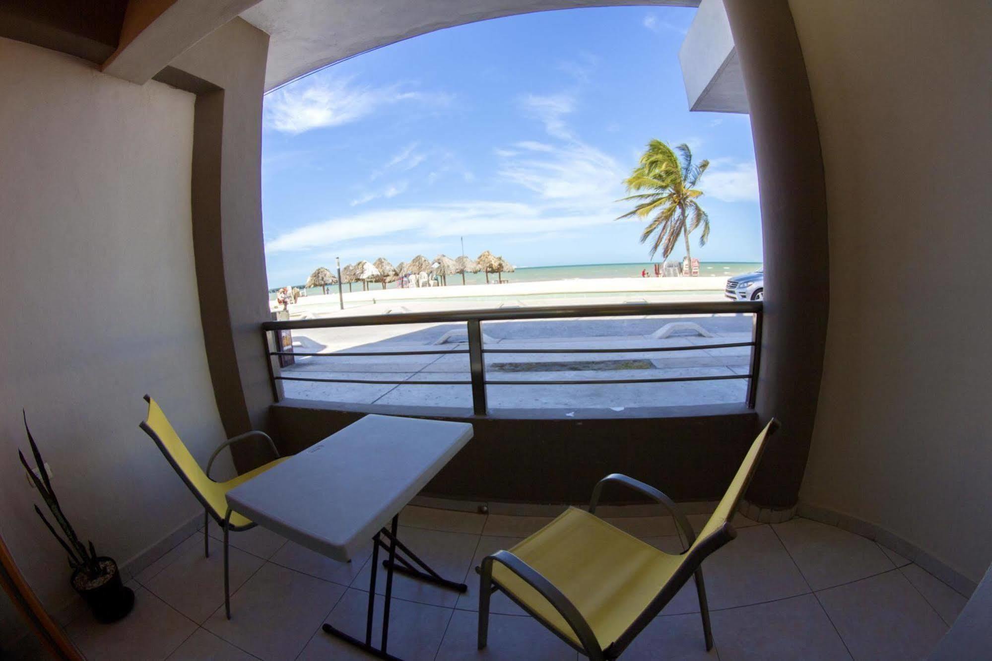 Hotel & Suites Domani Progreso  Exterior foto